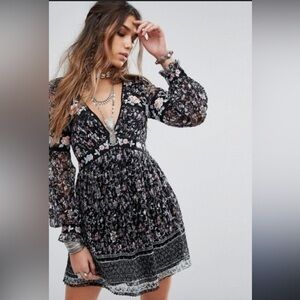 ▶️ Free People ◀️ Cherry Blossom mini dress Size 10